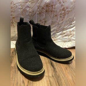 Universal Thread - Charcoal Gray Flannel Pull On Boots - Size 7.5